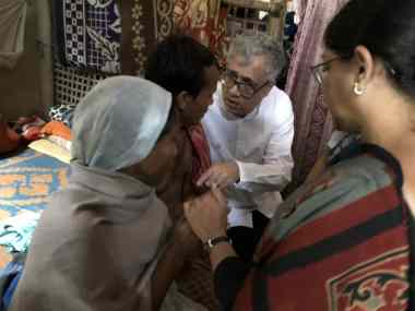 Tinsukia killings: Four-member TMC delegation led by Derek O'Brien meets victims' families, offers Rs 1 lakh compensation to each Tinsukia killings: Four-member TMC delegation led by Derek O'Brien meets victims' families, offers Rs 1 lakh compensation to each