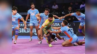 Pro Kabaddi League 2018: Bengal Warriors thrash Patna Pirates to qualify for playoffs; UP Yoddha edge U Mumba to stay alive