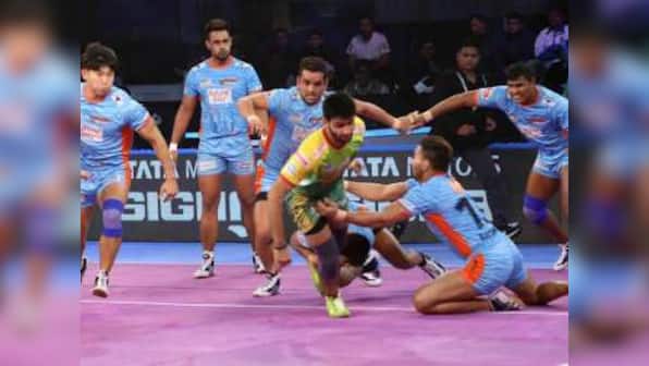 Pro Kabaddi League 2018: Bengal Warriors thrash Patna Pirates to qualify for playoffs; UP Yoddha edge U Mumba to stay alive