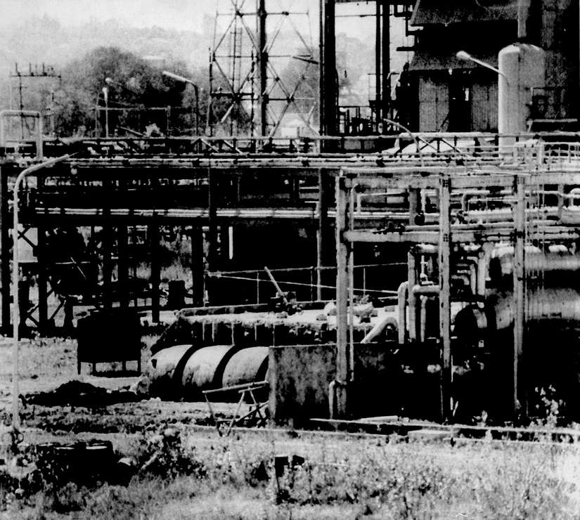 File image of Union Carbide's Bhopal factory from which poison gas leaked in December 1984 killing thousands. Reuters