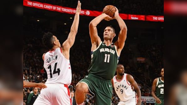 NBA: Milwaukee Bucks edge past Toronto Raptors in battle of top Eastern teams; New Orleans Pelicans beat Detroit Pistons