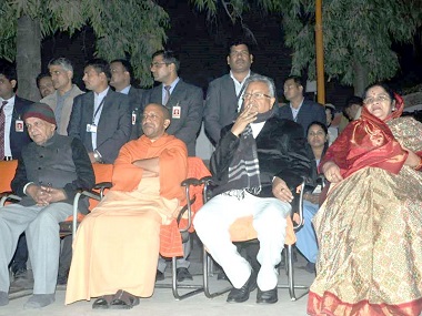 'Bulandshahr burns but they don't care': Twitterati says Donald Trump better than Yogi Adityanath when it comes to indifference 'Bulandshahr burns but they don't care': Twitterati says Donald Trump better than Yogi Adityanath when it comes to indifference