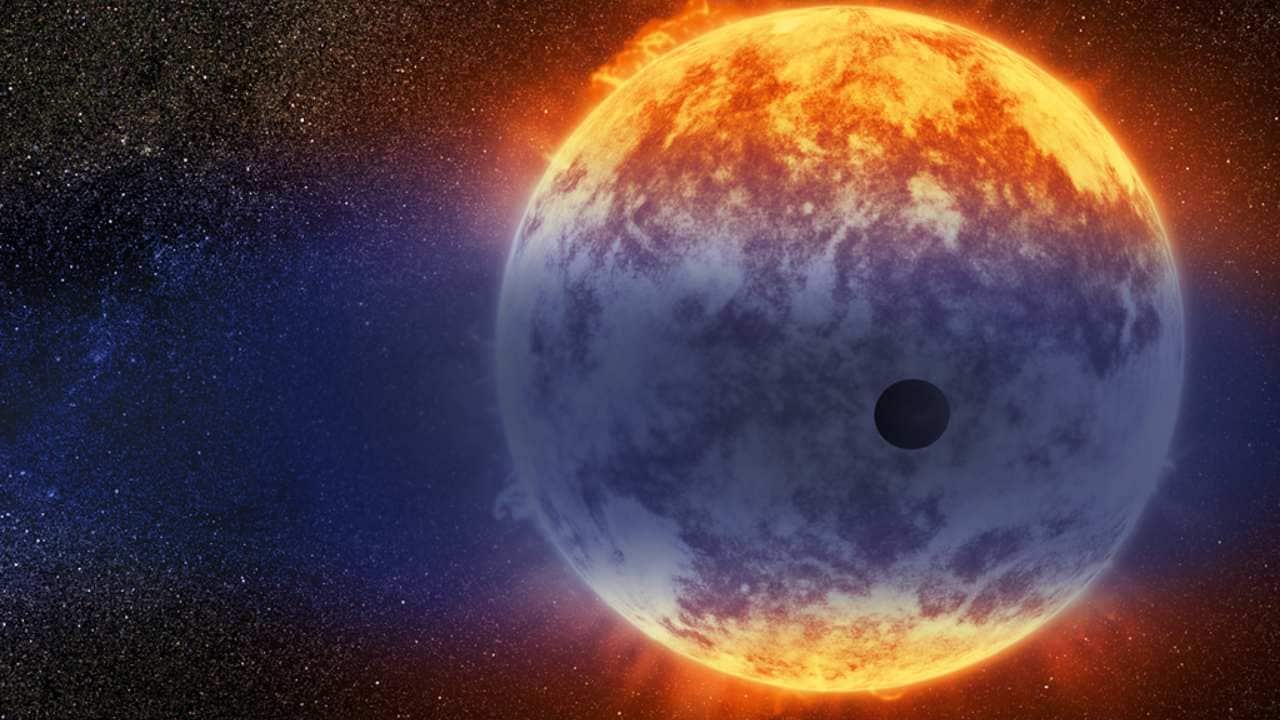 NASA discovers exoplanet evaporating at rapid speed into space. Image: NASA/ESA 