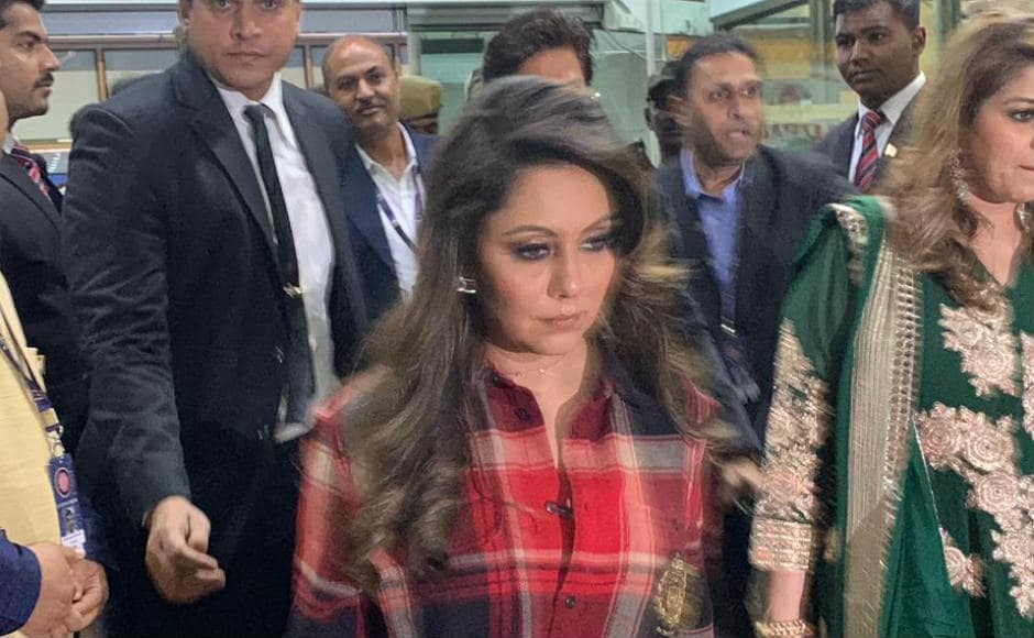 Gauri Khan arrives in Udaipur. The wedding of Isha Ambani and Anand Piramal is scheduled for 12 December.