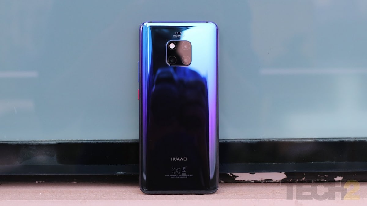 Huawei Mate 30 reported live pictures spotted online showing the 'waterfall display'