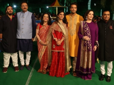 Isha-Anand wedding: Ambanis hold ‘Anna Seva’ seeking Udaipur’s blessings, first official photos released Isha-Anand wedding: Ambanis hold ‘Anna Seva’ seeking Udaipur’s blessings, first official photos released