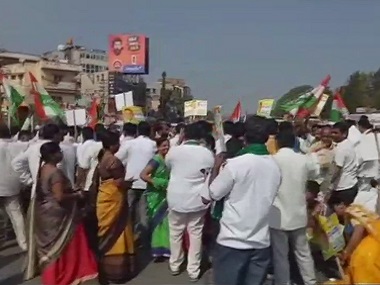 Karnataka cabinet expansion: Denied ministerial berths, Congress MLAs hold protests as party grapples with dissatisfaction Karnataka cabinet expansion: Denied ministerial berths, Congress MLAs hold protests as party grapples with dissatisfaction
