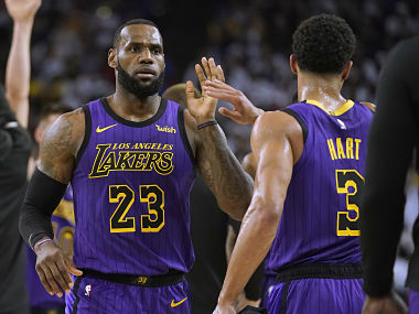 NBA: LeBron James goes off injured in Los Angeles Lakers' surprise rout of Golden State Warriors NBA: LeBron James goes off injured in Los Angeles Lakers' surprise rout of Golden State Warriors