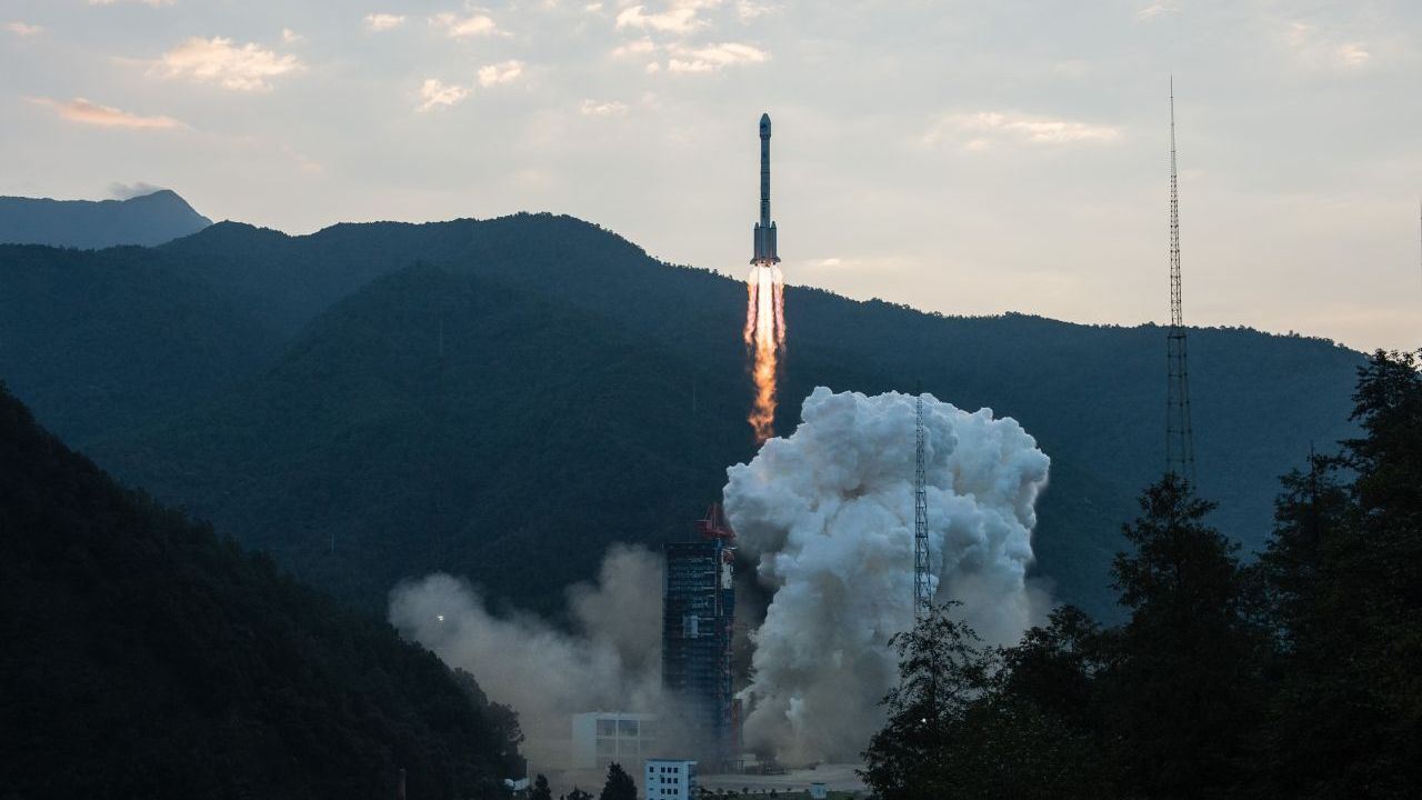 China S Chang E 4 Spacecraft Launched In World S First Mission To Moon S Far Side Technology News Firstpost