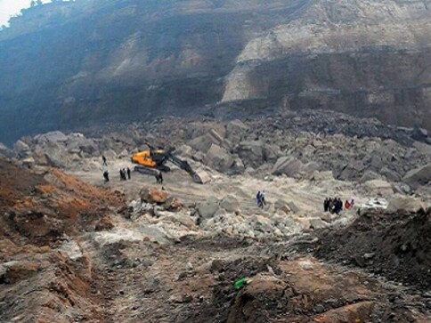13 miners still trapped in flooded mine in Meghalaya's East Jaintia Hills; operation in-charge absconding 13 miners still trapped in flooded mine in Meghalaya's East Jaintia Hills; operation in-charge absconding