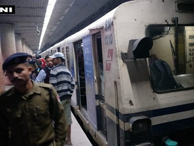 Kolkata metro fire: 16 passengers fall ill after smoke fills coaches; services temporarily suspended, hundreds stranded Kolkata metro fire: 16 passengers fall ill after smoke fills coaches; services temporarily suspended, hundreds stranded