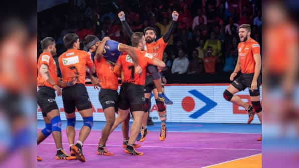 Pro Kabaddi 2018, Live Score, Dabang Delhi vs U Mumba: Mumbai take top spot with clinical victory