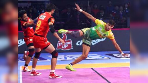 Pro Kabaddi League 2018: Patna Pirates rescue a tie against Bengaluru Bulls boost playoff hopes; Gujarat leapfrog U Mumba