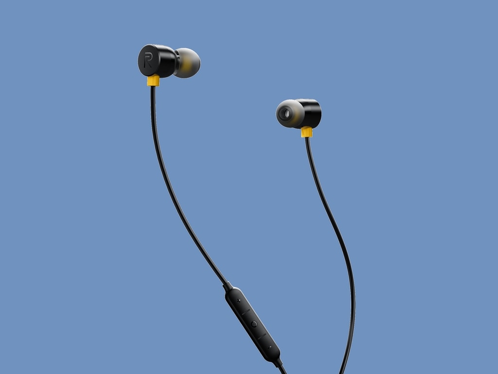 realme earbuds under 700