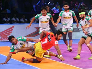 Pro Kabaddi 2018: Gujarat Fortunegiants secure clinical victory in Inter-Zone fixture to leave Patna Pirates on brink of elimination Pro Kabaddi 2018: Gujarat Fortunegiants secure clinical victory in Inter-Zone fixture to leave Patna Pirates on brink of elimination