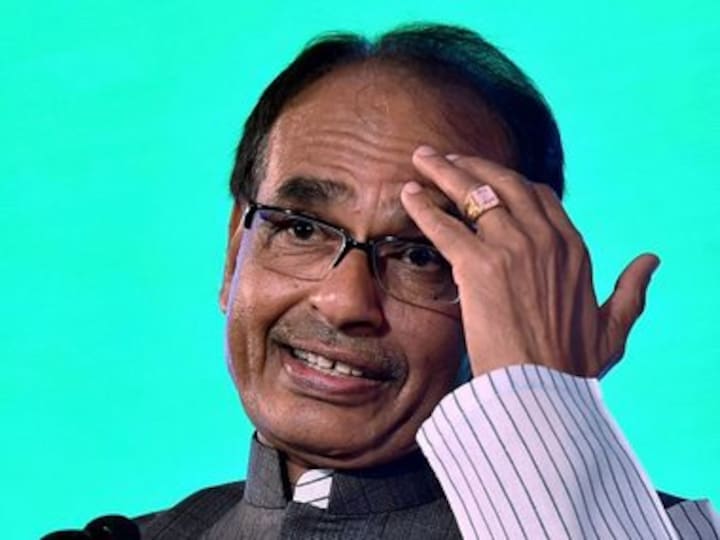Shivraj Singh Chouhan demands action against Congress workers who showed black flags to Scindia; says law and order in MP has 'collapsed'