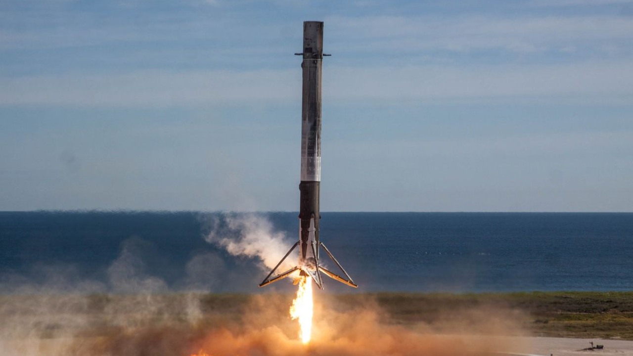 SpaceX defers launch of Israeli AMOS-17 satellite after spotting a fault in Falcon 9 SpaceX defers launch of Israeli AMOS-17 satellite after spotting a fault in Falcon 9