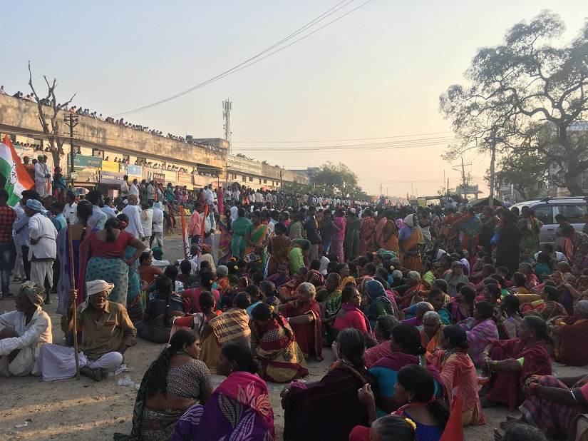 Women who work as daily-wage labourers and are free at home attend political rallies for money. Image: 101Reporters