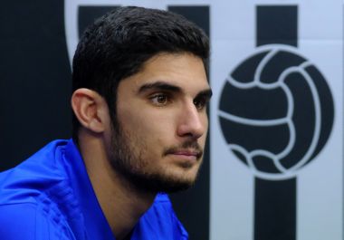 LaLiga: Valencia winger Goncalo Guedes out for two months after struggling with sports hernia LaLiga: Valencia winger Goncalo Guedes out for two months after struggling with sports hernia
