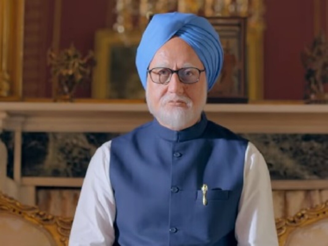 The Accidental Prime Minister Trailer Anupam Kher Accurately Recreates Manmohan Singh S Mannerisms Entertainment News Firstpost