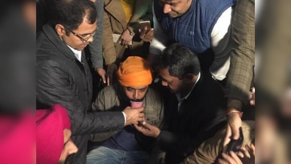 Tajinder Bagga ends hunger strike protesting against Kamal Nath becoming MP chief minister, says struggle will continue