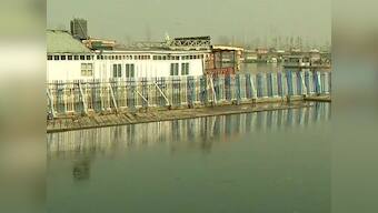 Cold wave intensifies accross Kashmir as mercury slips below freezing point; water bodies, supply lines turn ice