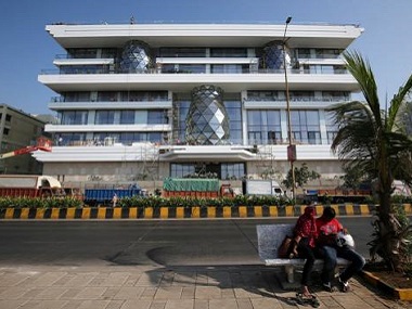 Isha Ambani, Anand Piramal to move into multi-million dollar mansion in Mumbai’s Worli; 'Gulita' has 3 basements, stunning glass and steel facade Isha Ambani, Anand Piramal to move into multi-million dollar mansion in Mumbai’s Worli; 'Gulita' has 3 basements, stunning glass and steel facade