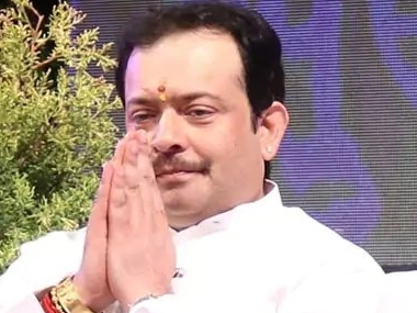 Bhaiyyu Maharaj's followers seek CBI probe into his death even as Madhya Pradesh Police maintains that it's a case of suicide Bhaiyyu Maharaj's followers seek CBI probe into his death even as Madhya Pradesh Police maintains that it's a case of suicide