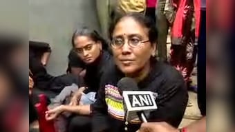 Sabarimala standoff: Kerala Police, group of women devotees face ire of protesters at Pamba; forced to return to Nilakkal