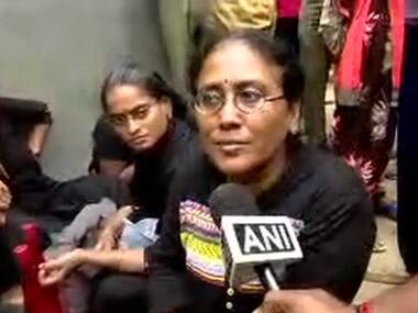 Sabarimala standoff: Kerala Police, group of women devotees face ire of protesters at Pamba; forced to return to Nilakkal