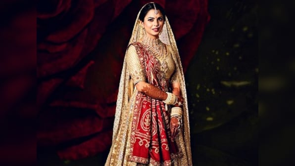 Isha Ambani wears mother Nita's 35-year-old wedding saree for her marriage ceremony