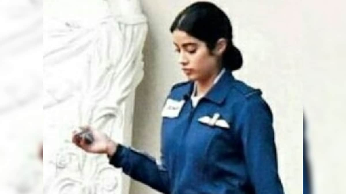 Janhvi Kapoor's look as first woman IAF pilot Gunjan Saxena in upcoming biopic leaked