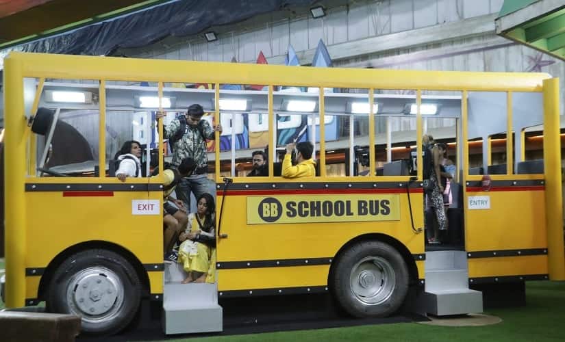 The contestants participate in the 'School Bus' task in Bigg Boss 12. 