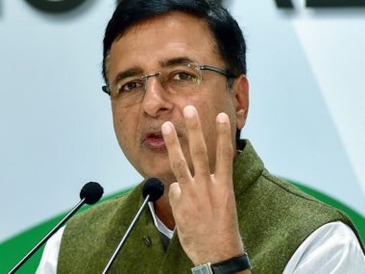 'Congress can never think of disrespecting Manmohan Singh': Randeep Surjewala after Montek Singh Ahluwalia claimed ex-PM considered resigning in 2013