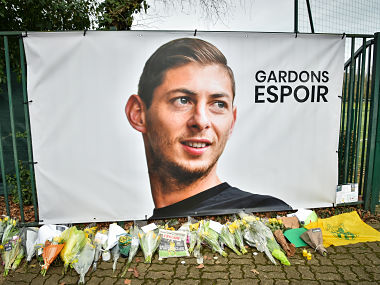 Lionel Messi joins chorus exhorting police to restart search operations for missing Cardiff City footballer Emiliano Sala Lionel Messi joins chorus exhorting police to restart search operations for missing Cardiff City footballer Emiliano Sala