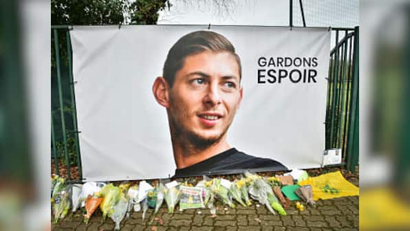 Lionel Messi joins chorus exhorting police to restart search operations for missing Cardiff City footballer Emiliano Sala
