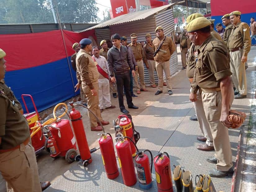 District magistrate of the mela Vijay Kiran Anand inspects fire hydrants and extinguishers. Image Courtesy: Saurabh Sharma