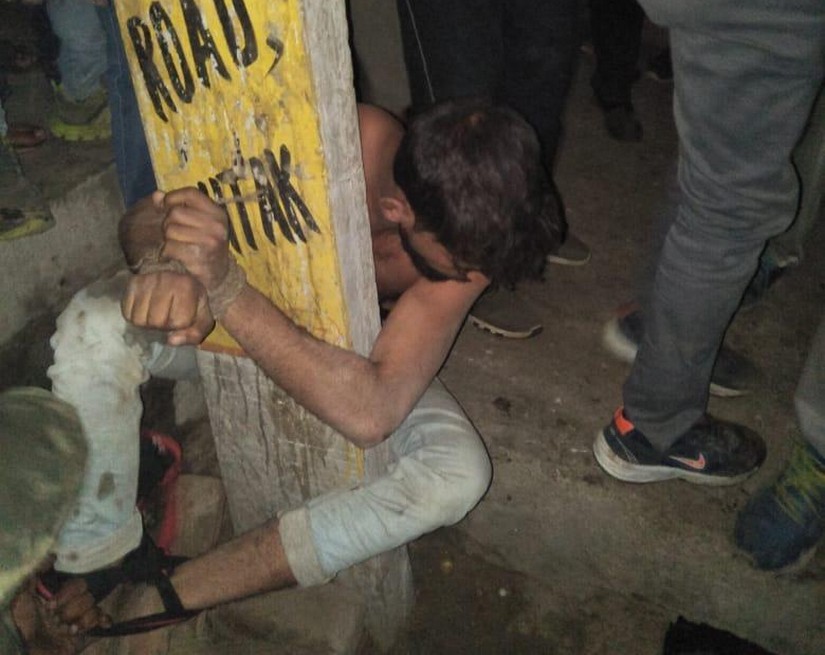 'Cow vigilantes' beat 24-year-old cattle trader for 2 hours in Rohtak, police chain victim instead of taking him to hospital 'Cow vigilantes' beat 24-year-old cattle trader for 2 hours in Rohtak, police chain victim instead of taking him to hospital