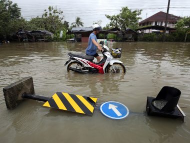 Tropical storm Pabuk causes floods, blackouts in southern Thailand but tourist islands spared Tropical storm Pabuk causes floods, blackouts in southern Thailand but tourist islands spared