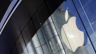 Apple admits to employing large number of temporary staff against China's labour law