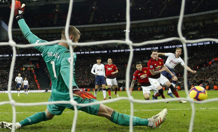 Manchester United's David de Gea pulled off 11 saves in the second half to star in Red Devils'1-0 win over Spurs. AP