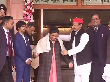 On her birthday, Mayawati meets Akhilesh Yadav at her home; asks workers to ensure win for SP-BSP alliance in Lok Sabha polls On her birthday, Mayawati meets Akhilesh Yadav at her home; asks workers to ensure win for SP-BSP alliance in Lok Sabha polls