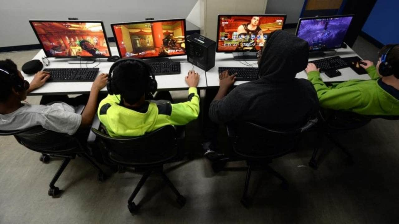 Playing video games 'improves students' employability skills