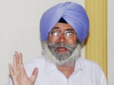 HS Phoolka felicitated for legal battle for anti-Sikh riot victims; ex-AAP leader rules out joining 'any political party' HS Phoolka felicitated for legal battle for anti-Sikh riot victims; ex-AAP leader rules out joining 'any political party'