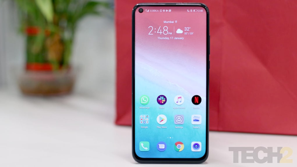 Part of the reason for this is the punch-hole camera’s placement, which comfortably sits around the top left corner of the display. This makes it less annoying as compared to a notch which eats up into the space meant for the status icons at the center. Honor’s 25 MP punch-hole camera is barely 4.5 mm in diameter, which makes it small enough to fit comfortably into the notifications bar. Image: tech2/Omkar Patne