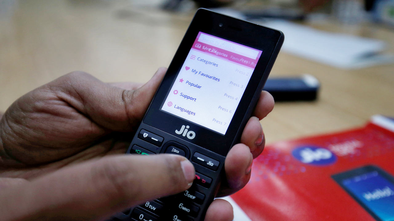 Reliance Jio offers 300 minutes of free outgoing calls, 'buy one get one' on recharge for JioPhone users Reliance Jio offers 300 minutes of free outgoing calls, 'buy one get one' on recharge for JioPhone users