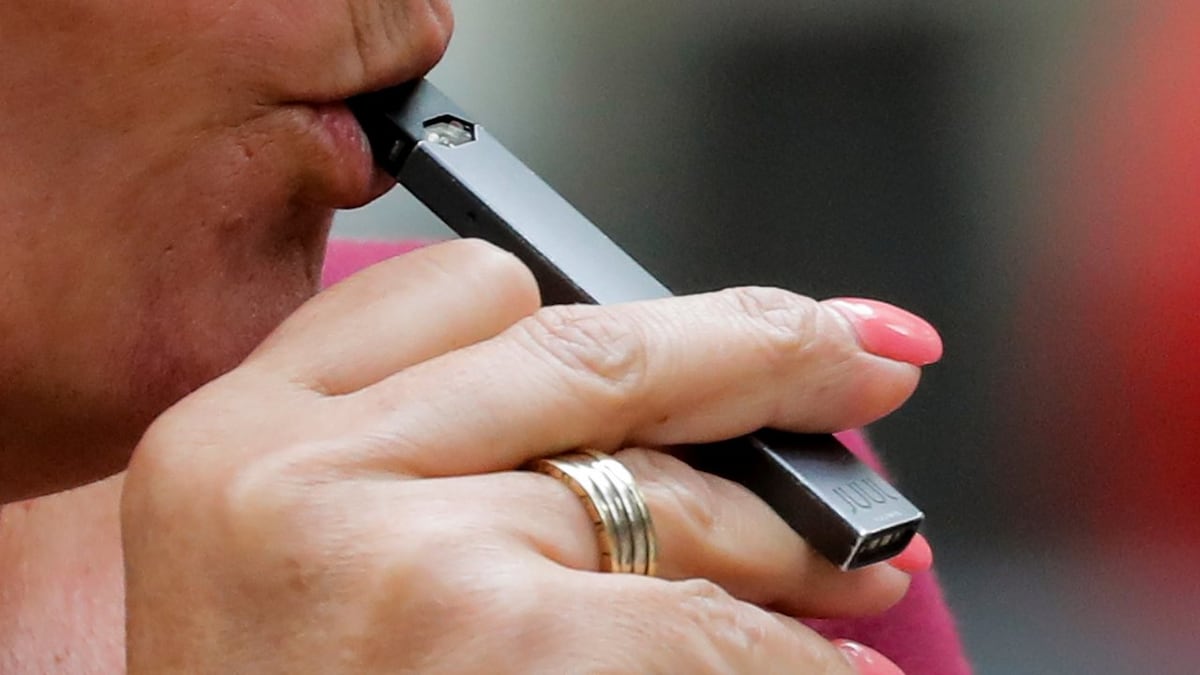 Juul can keep selling e-cigarettes as court temporarily blocks FDA ban