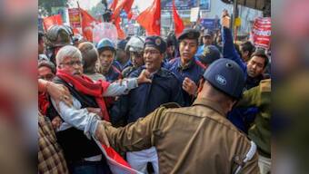 Day two of all-India strike: Kolkata students injured after agitators pelt car with stones, amid sporadic violence all over Bengal