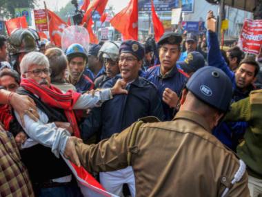Day two of all-India strike: Kolkata students injured after agitators pelt car with stones, amid sporadic violence all over Bengal Day two of all-India strike: Kolkata students injured after agitators pelt car with stones, amid sporadic violence all over Bengal