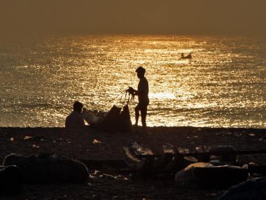 Pakistan Maritime Security Agency apprehends 15 Gujarat fishermen for straying close to its waters Pakistan Maritime Security Agency apprehends 15 Gujarat fishermen for straying close to its waters